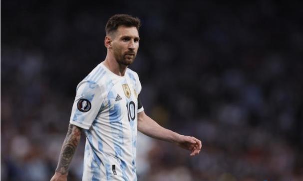 名记:湖人可能出文森特、老克加一个首轮才能换加福德,代价过大